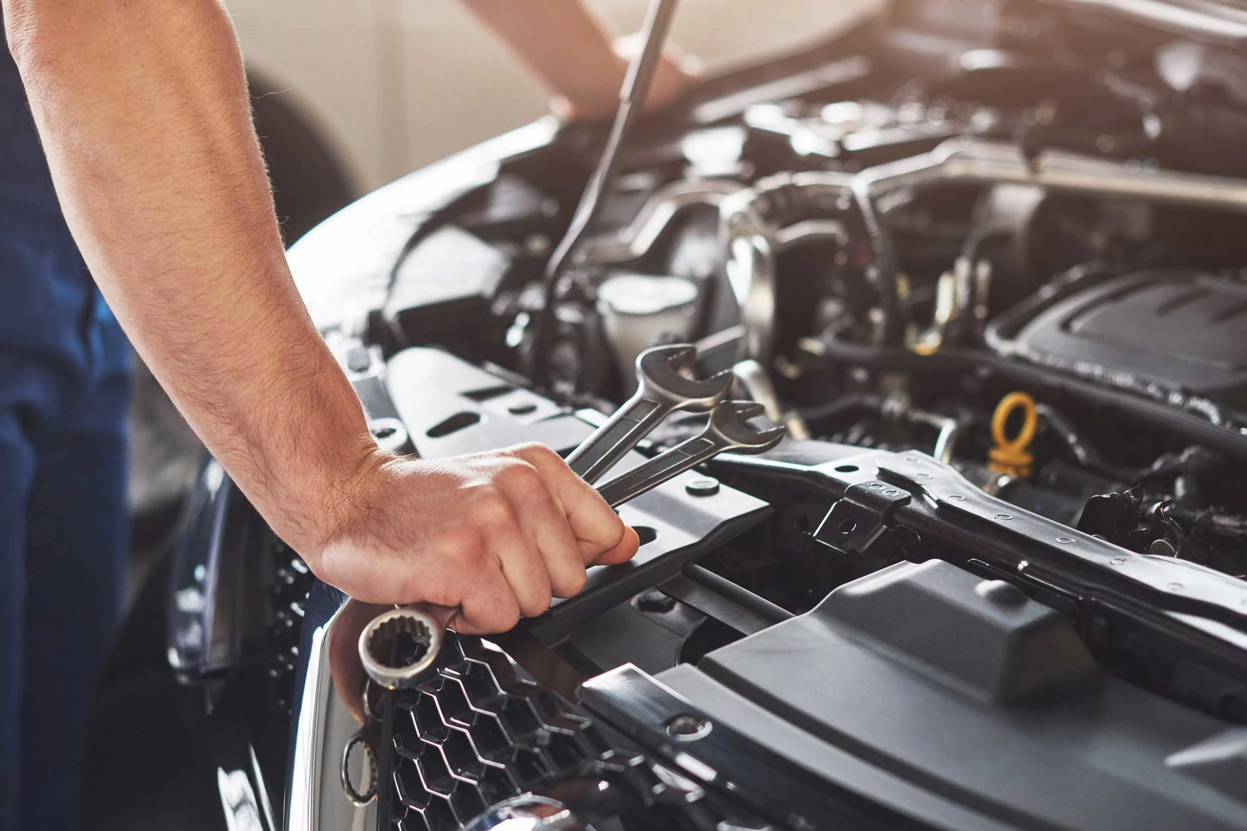 PARAMOUNT MOTORS - Professional Car Service